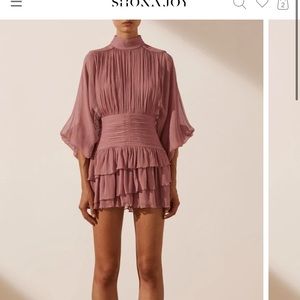 NEVER BEEN WORN SHONA JOY DRESS- US size 4- FREE SHIPPING